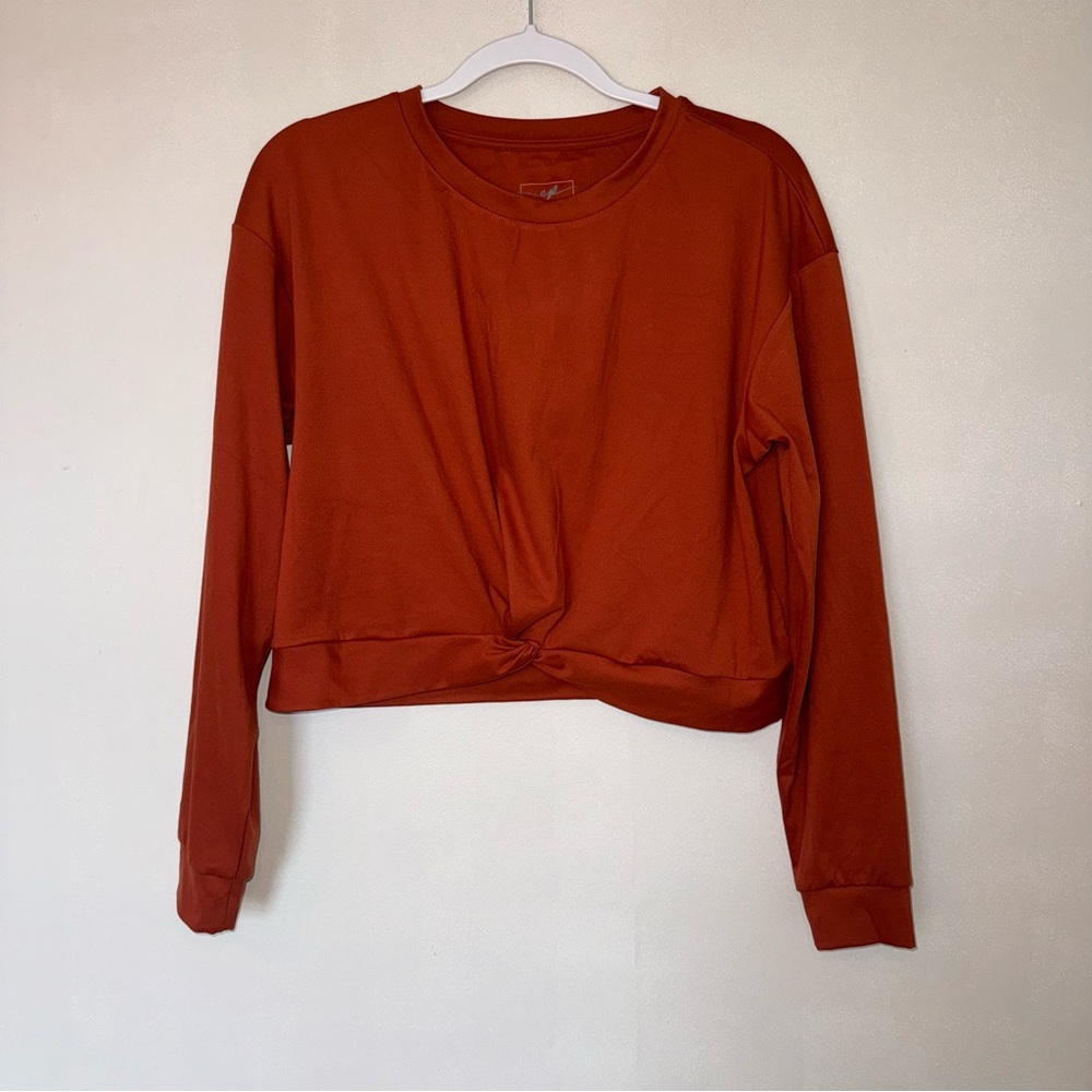 Women’s Circular Path Cropped Long Sleeve